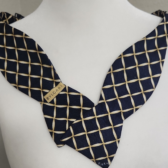 BVLGARI Other - BVLGARI BULGARI MENS PIZZIGONI  Bowtie